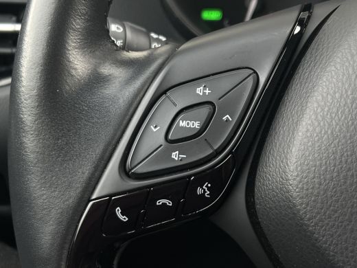 Toyota C-HR 2.0 Hybrid Team D | CarPlay | Camera | ACC | LED | DAB+ | Keyless | 18 inch ActivLease financial lease