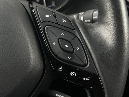 Toyota C-HR 2.0 Hybrid Team D | CarPlay | Camera | ACC | LED | DAB+ | Keyless | 18 inch ActivLease financial lease