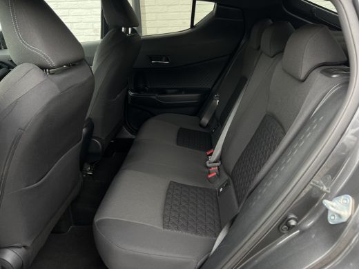 Toyota C-HR 2.0 Hybrid Bi-Tone | CarPlay | Camera | ACC | LED | DAB+ | Keyless | 18 inch ActivLease financial lease