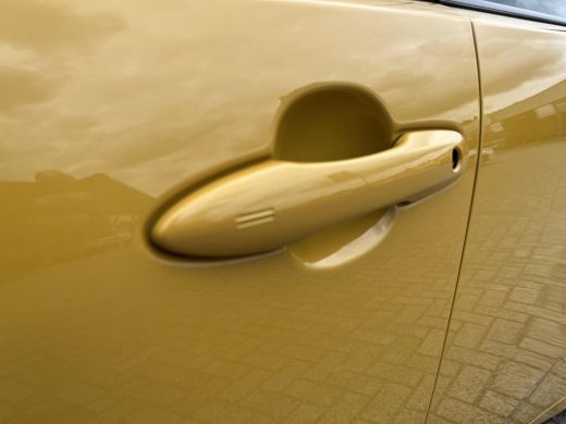 Toyota Prius 2.0 Plug-in Executive | All-in prijs | Apple/Android | Camera | Stoelverwarming | ActivLease financial lease