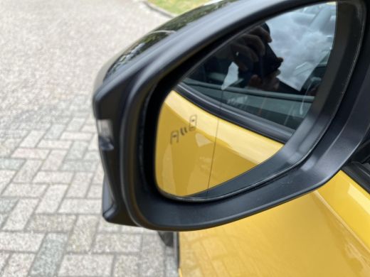 Toyota Prius 2.0 Plug-in Executive | All-in prijs | Apple/Android | Camera | Stoelverwarming | ActivLease financial lease