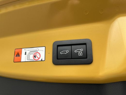 Toyota Prius 2.0 Plug-in Executive | All-in prijs | Apple/Android | Camera | Stoelverwarming | ActivLease financial lease