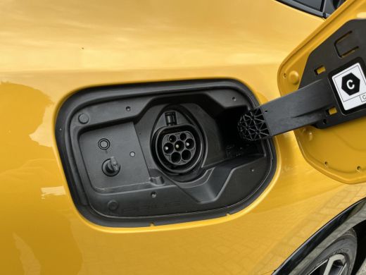 Toyota Prius 2.0 Plug-in Executive | All-in prijs | Apple/Android | Camera | Stoelverwarming | ActivLease financial lease