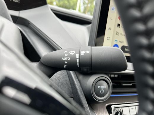 Toyota Prius 2.0 Plug-in Executive | All-in prijs | Apple/Android | Camera | Stoelverwarming | ActivLease financial lease