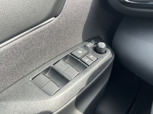 Toyota Yaris Cross 1.5 Hybrid Team D | CarPlay | Camera | ACC | LED | DAB+ | Keyless ActivLease financial lease