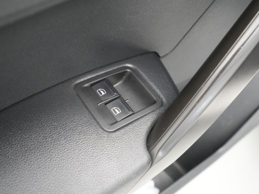 Volkswagen Caddy 2.0 TDI 102pk L2H1 BMT Maxi Trendline Navigatie Parkeersensors ActivLease financial lease