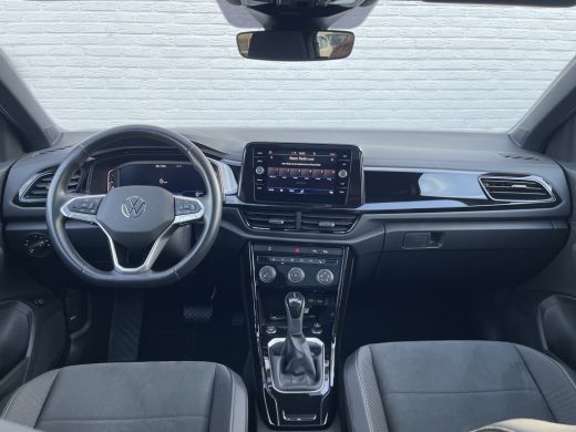 Volkswagen T-Roc 1.5 TSI Style | Pano | CarPlay | ACC | IQ Light | DAB+ | 18 inch ActivLease financial lease