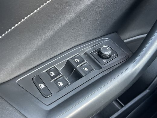 Volkswagen T-Roc 1.5 TSI Style | Pano | CarPlay | ACC | IQ Light | DAB+ | 18 inch ActivLease financial lease