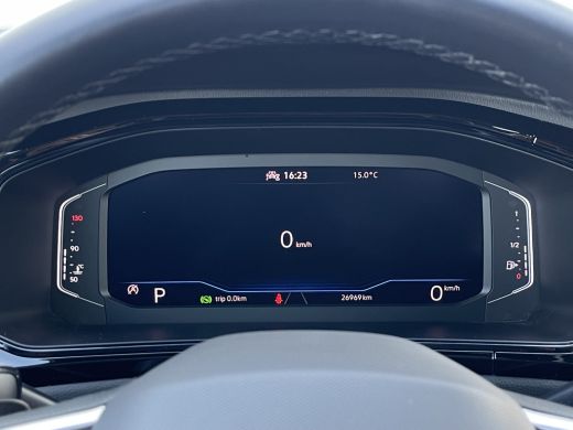 Volkswagen T-Roc 1.5 TSI Style | Pano | CarPlay | ACC | IQ Light | DAB+ | 18 inch ActivLease financial lease
