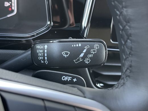 Volkswagen T-Roc 1.5 TSI Style | Pano | CarPlay | ACC | IQ Light | DAB+ | 18 inch ActivLease financial lease