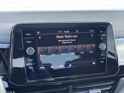 Volkswagen T-Roc 1.5 TSI Style | Pano | CarPlay | ACC | IQ Light | DAB+ | 18 inch ActivLease financial lease