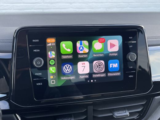 Volkswagen T-Roc 1.5 TSI Style | Pano | CarPlay | ACC | IQ Light | DAB+ | 18 inch ActivLease financial lease