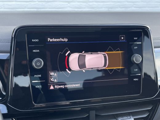 Volkswagen T-Roc 1.5 TSI Style | Pano | CarPlay | ACC | IQ Light | DAB+ | 18 inch ActivLease financial lease