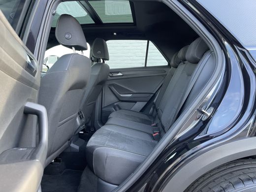 Volkswagen T-Roc 1.5 TSI Style | Pano | CarPlay | ACC | IQ Light | DAB+ | 18 inch ActivLease financial lease