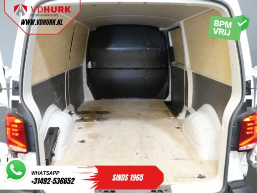Volkswagen Transporter 2.0 TDI L2 BPM VRIJ! NL Auto/ Carplay/ Cruise/ Airco/ Navi/ PDC ActivLease financial lease