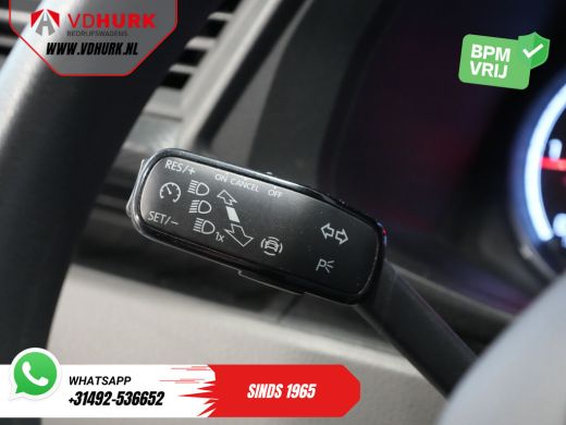 Volkswagen Transporter 2.0 TDI L2 BPM VRIJ! NL Auto/ Carplay/ Cruise/ Airco/ Navi/ PDC ActivLease financial lease