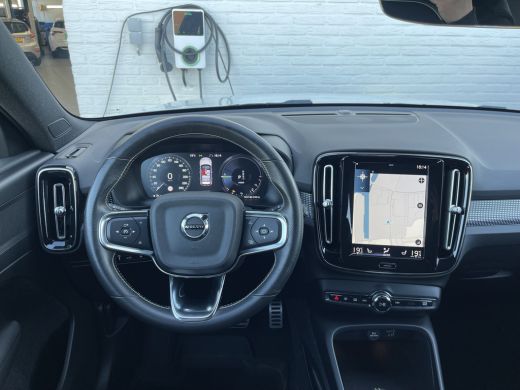 Volvo  XC40 1.5 T4 Recharge R-Design | Navi | Trekhaak | CarPlay | Camera | LED | DAB | 19 inch ActivLease financial lease