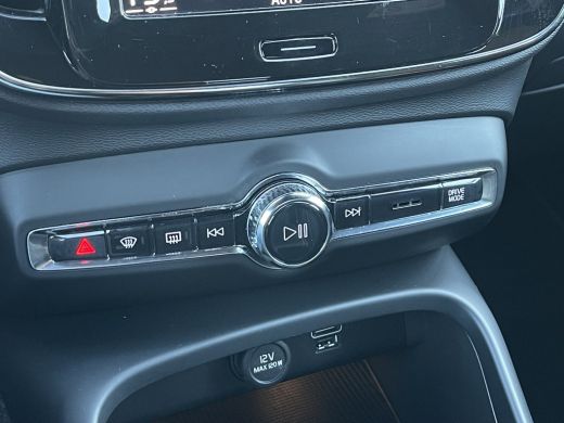 Volvo  XC40 1.5 T4 Recharge R-Design | Navi | Trekhaak | CarPlay | Camera | LED | DAB | 19 inch ActivLease financial lease
