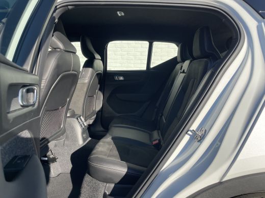 Volvo  XC40 1.5 T4 Recharge R-Design | Navi | Trekhaak | CarPlay | Camera | LED | DAB | 19 inch ActivLease financial lease