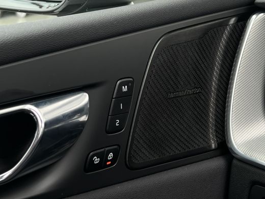 Volvo  XC60 2.0 B4 R-Design | Pano | CarPlay | Camera | LED | DAB+ | 19 inch ActivLease financial lease