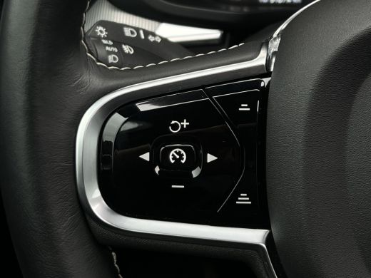 Volvo  XC60 2.0 B4 R-Design | Pano | CarPlay | Camera | LED | DAB+ | 19 inch ActivLease financial lease