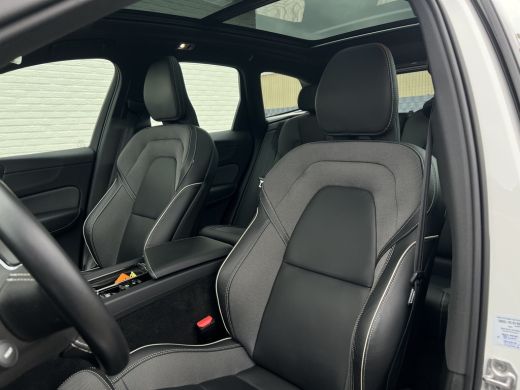 Volvo  XC60 2.0 B4 R-Design | Pano | CarPlay | Camera | LED | DAB+ | 19 inch ActivLease financial lease