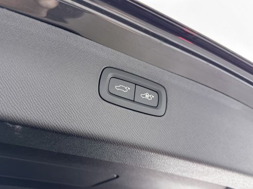 Volvo  XC90 T8 Recharge AWD Ultra Dark | 22' | Luchtvering | Trekhaak | Geventileerd Nappa Leder | Bowers & W... ActivLease financial lease
