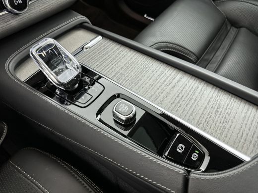 Volvo  XC90 T8 Recharge AWD Ultra Dark | 22' | Luchtvering | Trekhaak | Geventileerd Nappa Leder | Bowers & W... ActivLease financial lease
