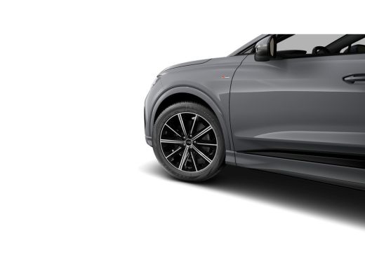 Audi Q4 e-tron S edition Competition | Achterklep, automatisch bedienbaar | Achteruitrijcamera | Adaptive cruise... ActivLease financial lease