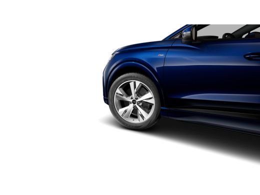 Audi Q4 e-tron S edition Competition | Achterklep, automatisch bedienbaar | Achteruitrijcamera | Adaptive cruise... ActivLease financial lease