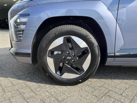 Hyundai Kona Comfort Smart 65.4 kWh | 7.500,- korting | Gratis laadstation t.w.v. 589,- | Uit voorraad leverba... ActivLease financial lease