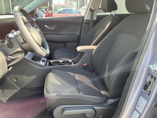 Hyundai Kona Comfort Smart 65.4 kWh | 7.500,- korting | Gratis laadstation t.w.v. 589,- | Uit voorraad leverba... ActivLease financial lease