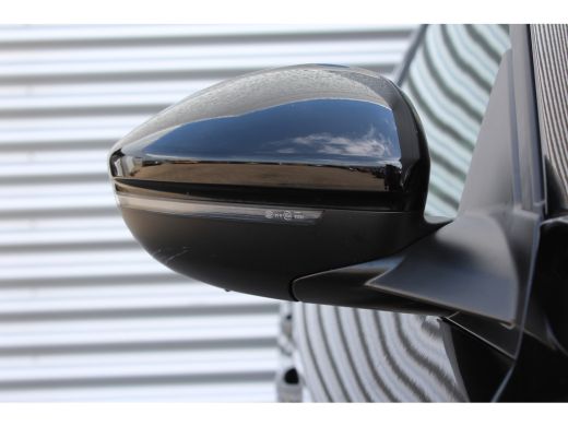 Peugeot 208 1.2 PURETECH 100PK ALLURE PACK / NAVI / LEDER / CLIMA / FULL-LED / PDC / CAMERA / 16" LMV / WINTE... ActivLease financial lease