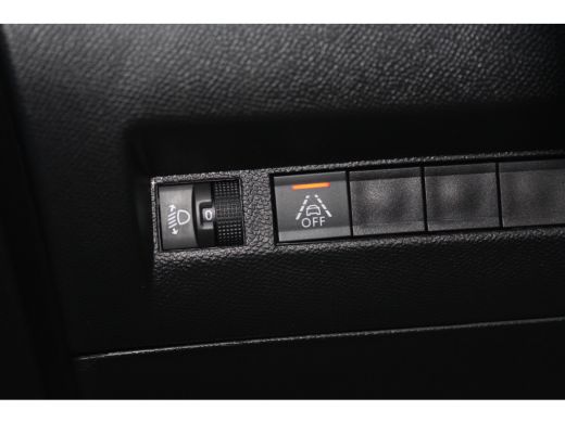 Peugeot 208 1.2 PURETECH 100PK ALLURE PACK / NAVI / LEDER / CLIMA / FULL-LED / PDC / CAMERA / 16" LMV / WINTE... ActivLease financial lease