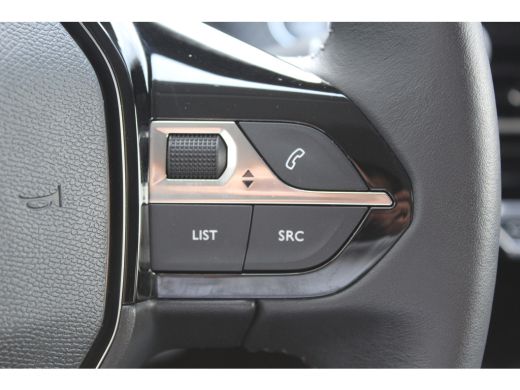 Peugeot 208 1.2 PURETECH 100PK ALLURE PACK / NAVI / LEDER / CLIMA / FULL-LED / PDC / CAMERA / 16" LMV / WINTE... ActivLease financial lease