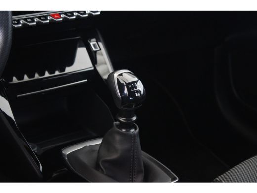 Peugeot 208 1.2 Turbo 100-PK GT PARKEERCAMERA | NAVIGATIE | DRAADLOZE CARPLAY| FULL LED | PDC V+A ActivLease financial lease