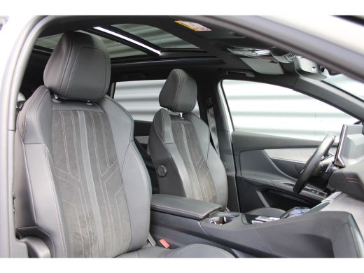 Peugeot 5008 1.6 PURETECH 180PK 7-ZITS GT PACK AUTOMAAT / NAVI / LEDER / CLIMA / FULL-LED / 19" LMV / CAMERA /... ActivLease financial lease