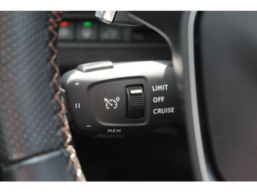 Peugeot 5008 1.6 PURETECH 180PK 7-ZITS GT PACK AUTOMAAT / NAVI / LEDER / CLIMA / FULL-LED / 19" LMV / CAMERA /... ActivLease financial lease