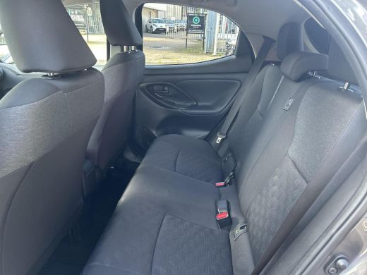 Toyota Yaris 1.5 Hybrid 115 First Edition ActivLease financial lease