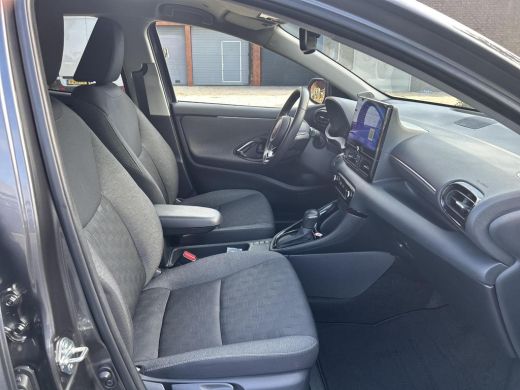 Toyota Yaris 1.5 Hybrid 115 First Edition ActivLease financial lease
