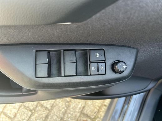 Toyota Yaris 1.5 Hybrid 115 First Edition ActivLease financial lease