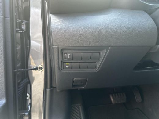 Toyota Yaris 1.5 Hybrid 115 First Edition ActivLease financial lease