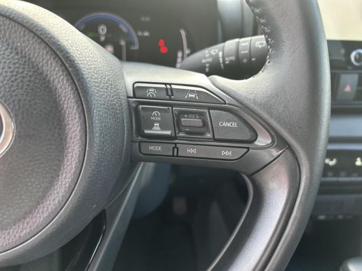 Toyota Yaris 1.5 Hybrid 115 First Edition ActivLease financial lease