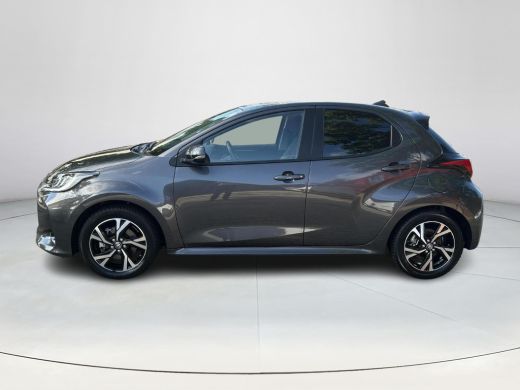 Toyota Yaris 1.5 Hybrid 115 First Edition ActivLease financial lease