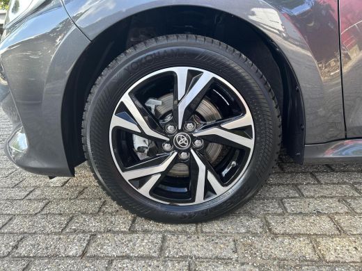Toyota Yaris 1.5 Hybrid 115 First Edition ActivLease financial lease