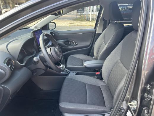 Toyota Yaris 1.5 Hybrid 115 First Edition ActivLease financial lease