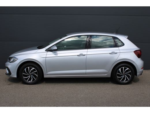 Volkswagen Polo 1.0 TSI Life | Achterbank in delen neerklapbaar | Airco | Alarm klasse 1(startblokkering) ActivLease financial lease