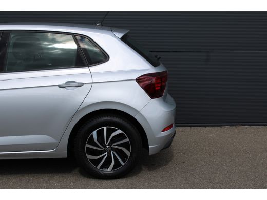 Volkswagen Polo 1.0 TSI Life | Achterbank in delen neerklapbaar | Airco | Alarm klasse 1(startblokkering) ActivLease financial lease