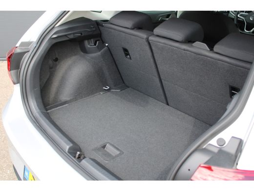 Volkswagen Polo 1.0 TSI Life | Achterbank in delen neerklapbaar | Airco | Alarm klasse 1(startblokkering) ActivLease financial lease