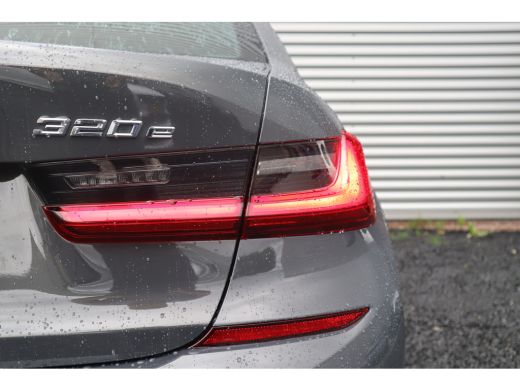 BMW 3 Serie M-Sport M Schaalstoelen / Dravit Grau / HiFi / Camera / ActivLease financial lease